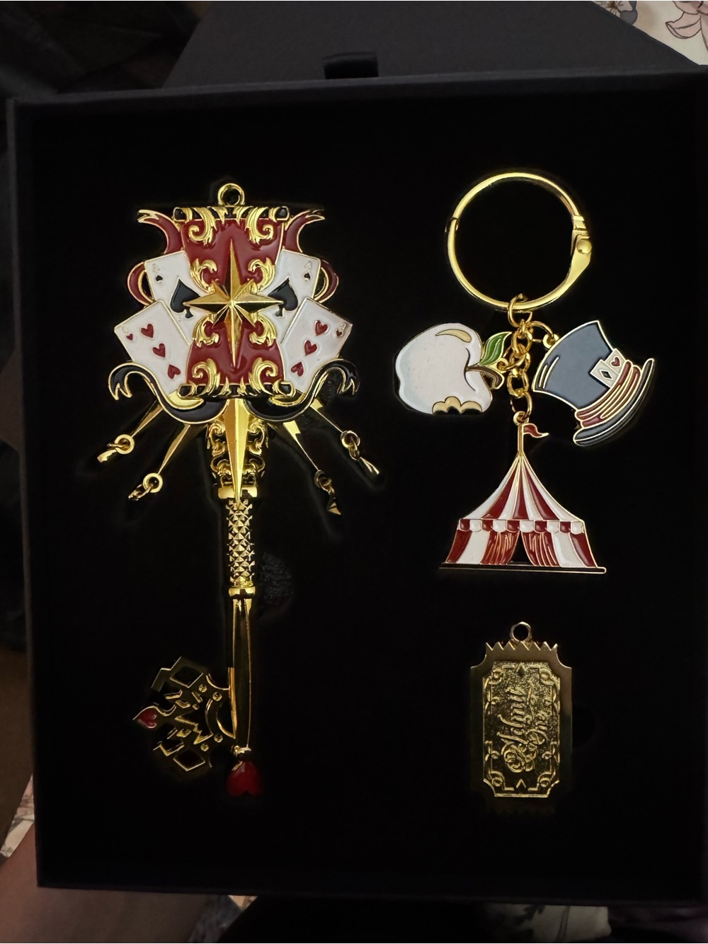 DW Dreamerwhale exclusive Caraval (Stephanie Garber) key set
